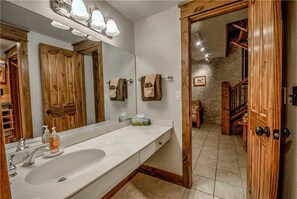 Bathroom - Moraine 30 (Steamboat Springs)