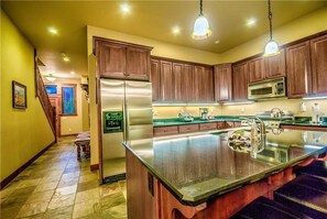 Stovetop, dishwasher, cookware/dishes/utensils, dining tables