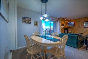In-room dining - Storm Meadows 344 (Steamboat Springs)