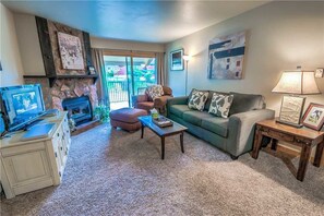 TV, fireplace - Ski Inn 234 (Steamboat Springs)