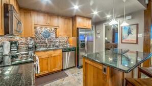 Stovetop, dishwasher, cookware/dishes/utensils, dining table - Rockies 2423 (Steamboat Springs)