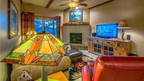 TV, fireplace - Rockies 2423 (Steamboat Springs)
