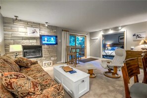 平板电视、壁炉