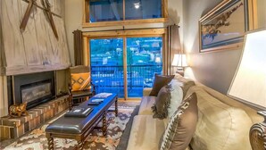 Living area - Rockies 2337 (Steamboat Springs)