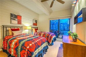 2 bedrooms, free wired Internet