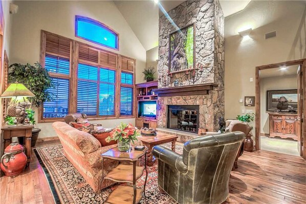 Flat-screen TV, fireplace, offices, printers