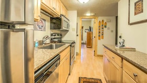 Stovetop, dishwasher - Rockies 2123 (Steamboat Springs)