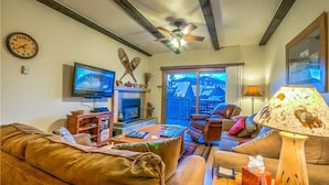 Flat-screen TV, fireplace - Rockies 2123 (Steamboat Springs)