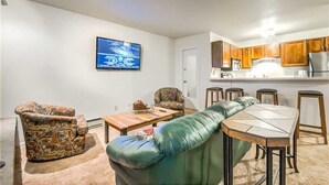 Flat-screen TV, fireplace - Storm Meadows I 440 (Steamboat Springs)