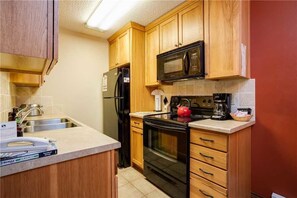 Dishwasher - Ski Inn 325 (Steamboat Springs)