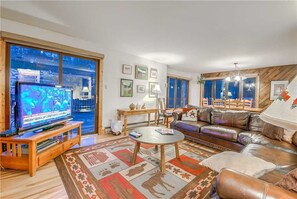 Flat-screen TV, fireplace