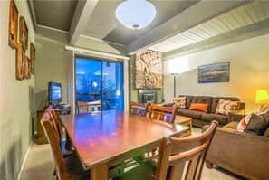 Flat-screen TV, fireplace - Storm Meadows C 219 (Steamboat Springs)
