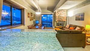 Flat-screen TV, fireplace - Storm Meadows C 219 (Steamboat Springs)