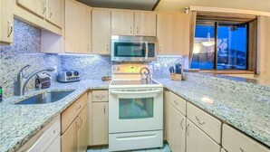 Dishwasher, cookware/dishes/utensils - Storm Meadows C 219 (Steamboat Springs)