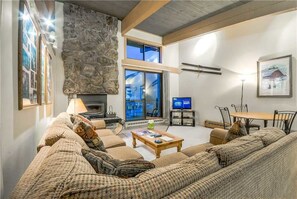 Living area - Storm Meadows A 412 (Steamboat Springs)
