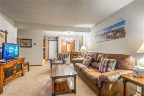 Flat-screen TV, fireplace