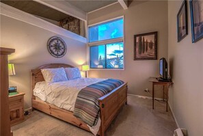 1 bedroom, free wired internet