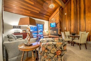 平板电视、壁炉