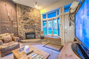 TV, fireplace - Ski Time Square 114 (Steamboat Springs)
