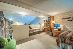 Room - Ski Time Square 114 (Steamboat Springs)