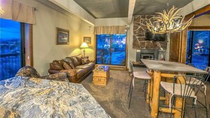 Living area - Storm Meadows C 310 (Steamboat Springs)