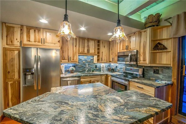 Dishwasher, cookware/dishes/utensils