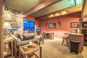 TV, fireplace - Storm Meadows C 317 (Steamboat Springs)