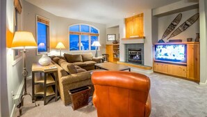 Living area - Storm Meadows Spa Grenoble III (Steamboat Springs)