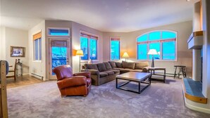 Living area - Storm Meadows Spa Grenoble III (Steamboat Springs)