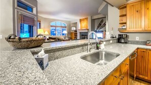 Private kitchen - Storm Meadows Spa Grenoble III (Steamboat Springs)
