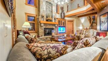 Flat-screen TV, fireplace