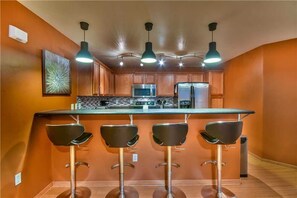 Dishwasher, dining tables - Sunray Meadows 703 (Steamboat Springs)