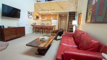 Flat-screen TV, fireplace