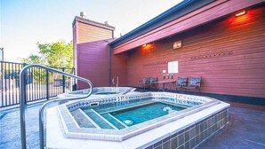 Outdoor pool - Timber Run 111 (Steamboat Springs)
