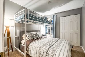 2 bedrooms, free wired Internet