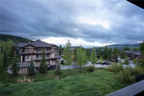 الإطلالة من المنشأة