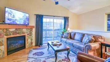 Flat-screen TV, fireplace, Netflix, streaming services