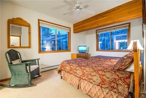 3 bedrooms, free wired Internet