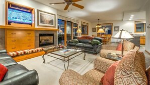 Flat-screen TV, fireplace, stereo - Waterford 14 (Steamboat Springs)