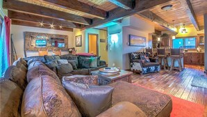 Flat-screen TV, fireplace - Waterford 24 (Steamboat Springs)