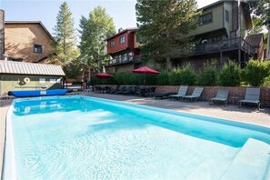 Outdoor pool - Waterford 17 (Steamboat Springs)