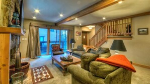 Flat-screen TV, fireplace - Waterford 17 (Steamboat Springs)