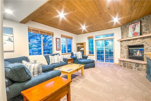 Flat-screen TV, fireplace