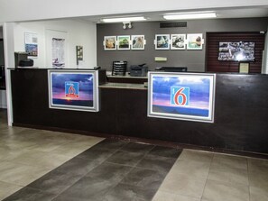 Lobby - Studio 6 Alexandria, LA (Alexandria)