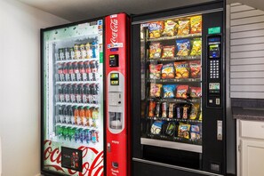 Vending machine - Studio 6 Alexandria, LA (Alexandria)