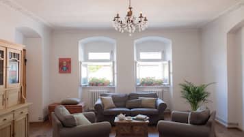 Apartment, Kitchenette | Free WiFi, bed sheets