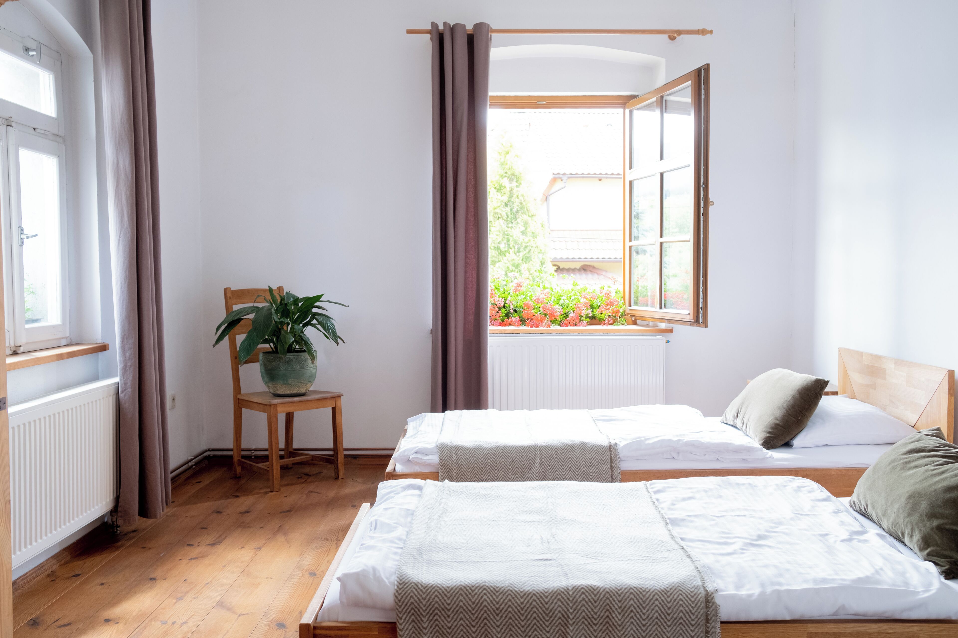 Free WiFi, bed sheets