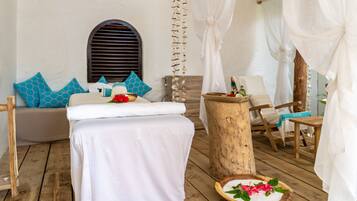 Deep tissue-massage, body scrub-behandlinger, manicure og pedicure