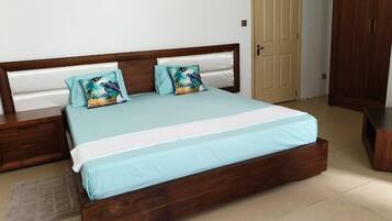 Desk, iron/ironing board, free WiFi, bed sheets