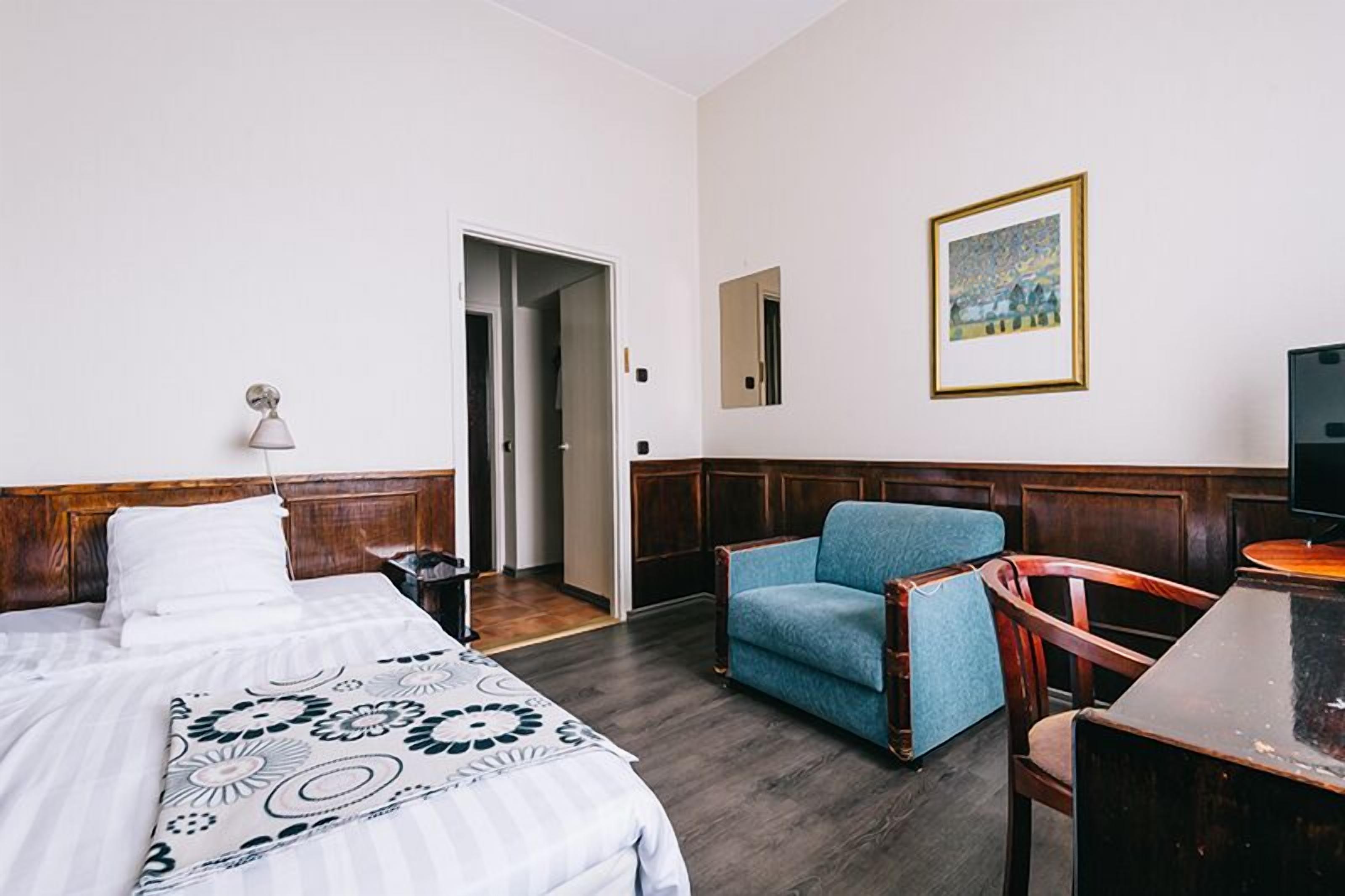 economy single room, 1 single bed, non smoking | desk, soundproofing, free wifi, bed sheets